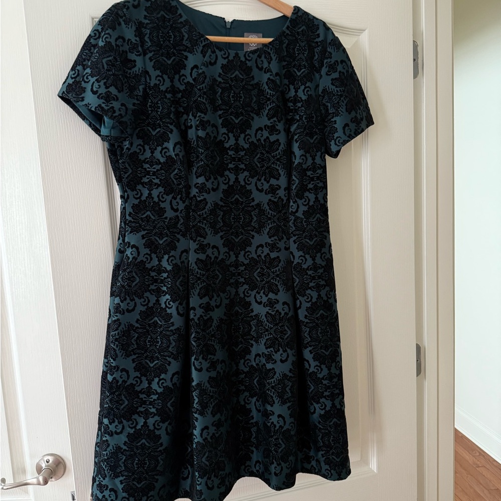 Vince Camuto Black and Green A-line Dress